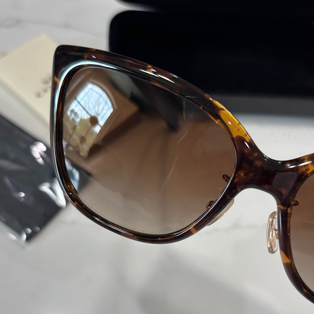 Coach Brown Tortoise Cat-Eye Sunglasses with Brown Gradient Lenses - Picture 11 of 14